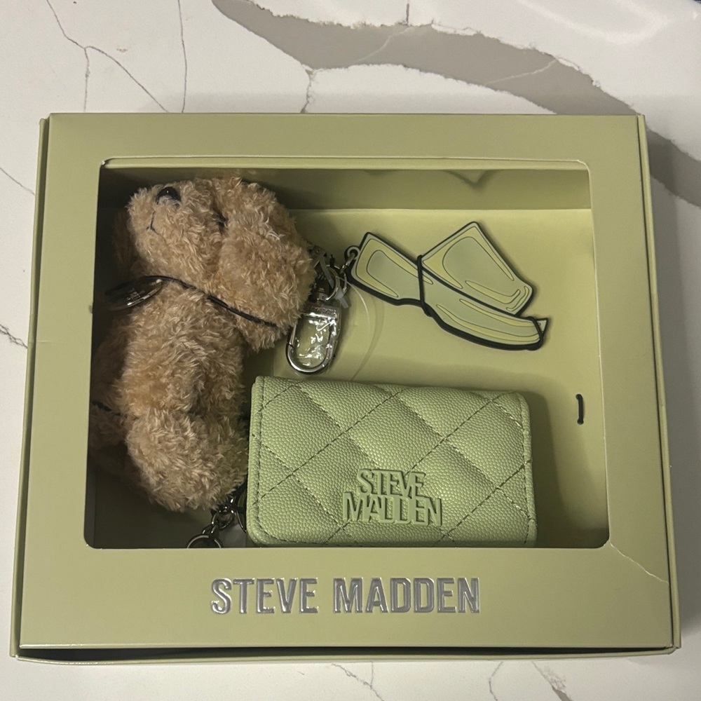 Steve Madden Olive Quilted Keychain Set